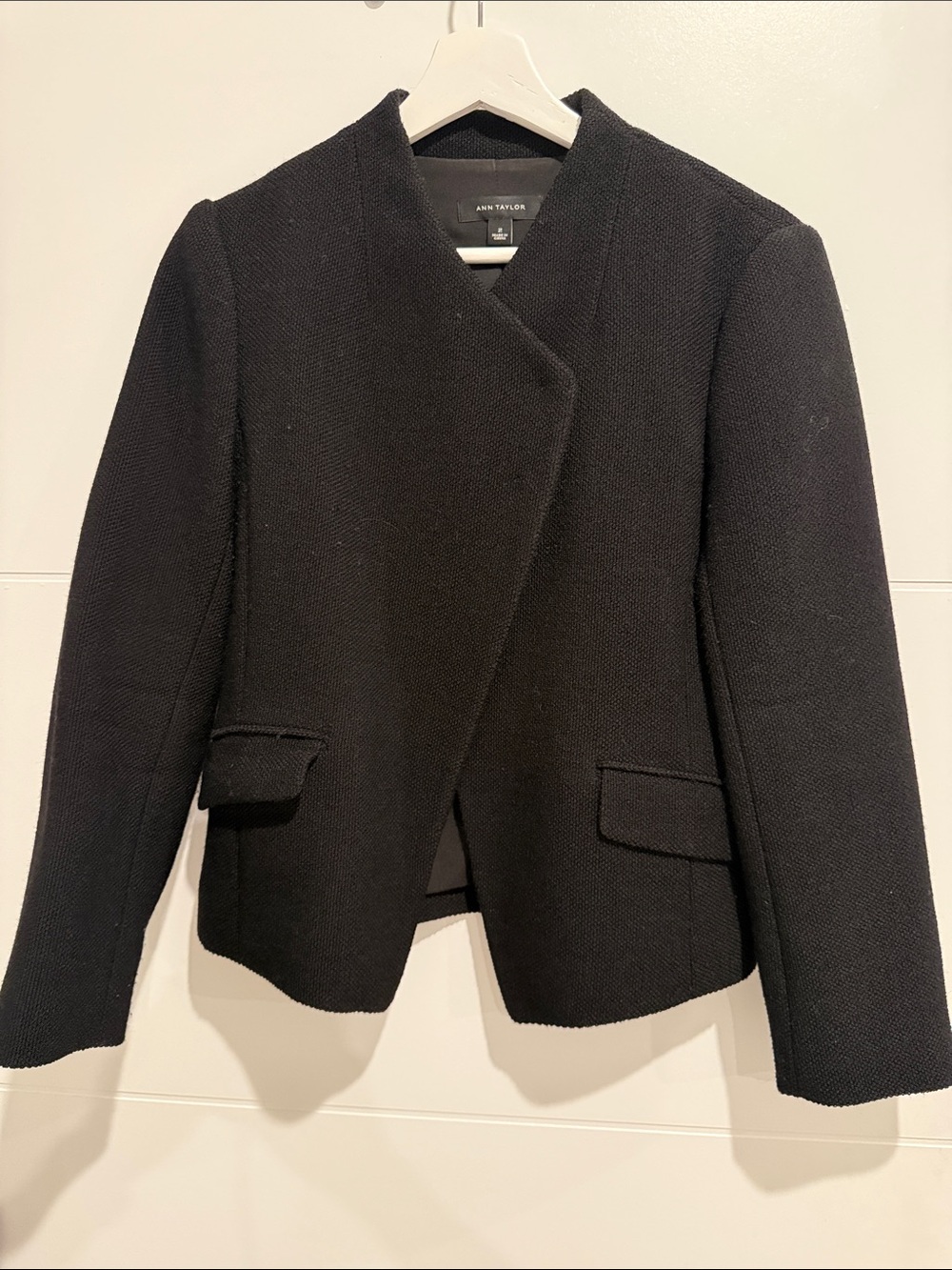 Ann Taylor Black Textured Cropped Blazer